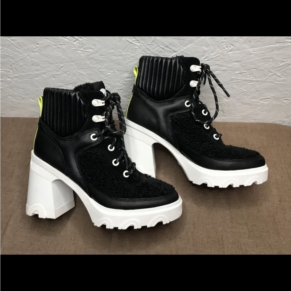 SOREL Brex Heel Cozy Lace Bootie Sz 5.5 Black Waterproof Leather, Faux Shearling